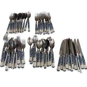 Tienshan vintage Cabin in the snow Flatware Set Of 76 pieces